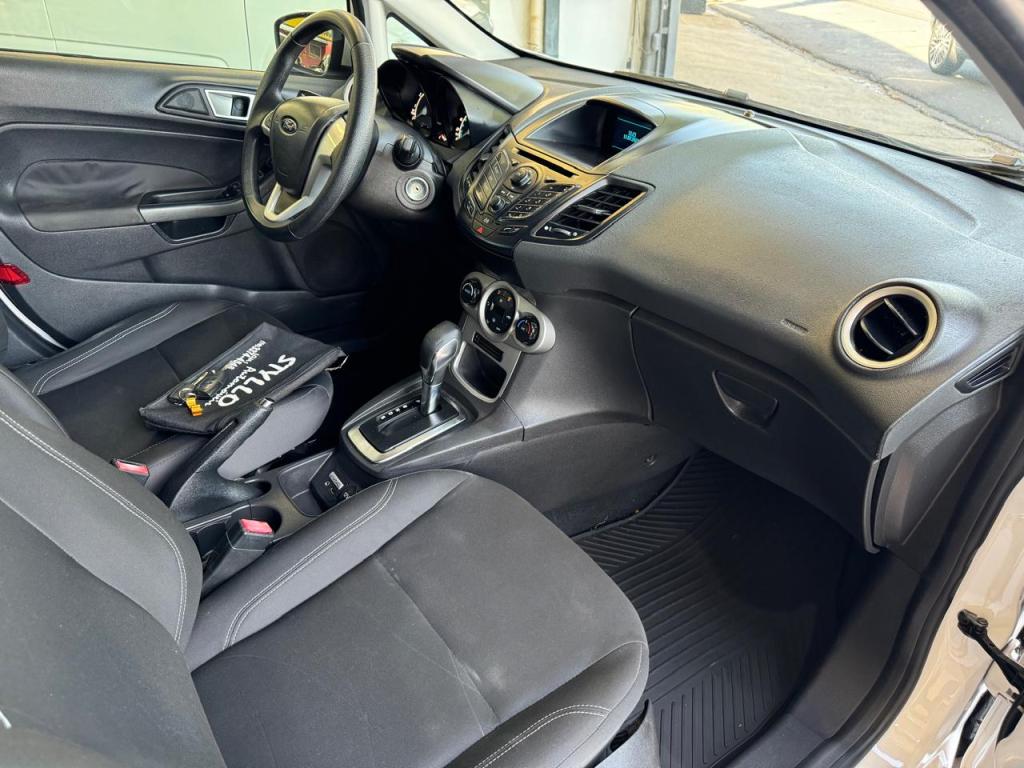 FORD Fiesta Hatch - Foto