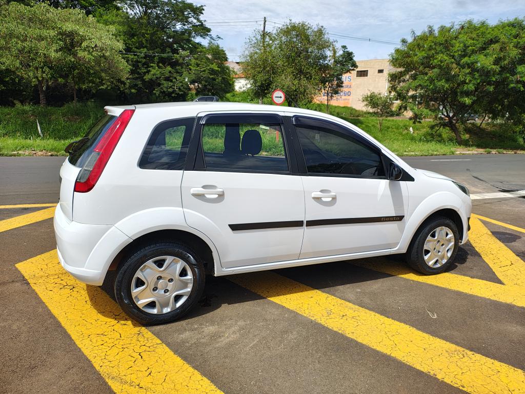 FORD Fiesta Hatch - Foto