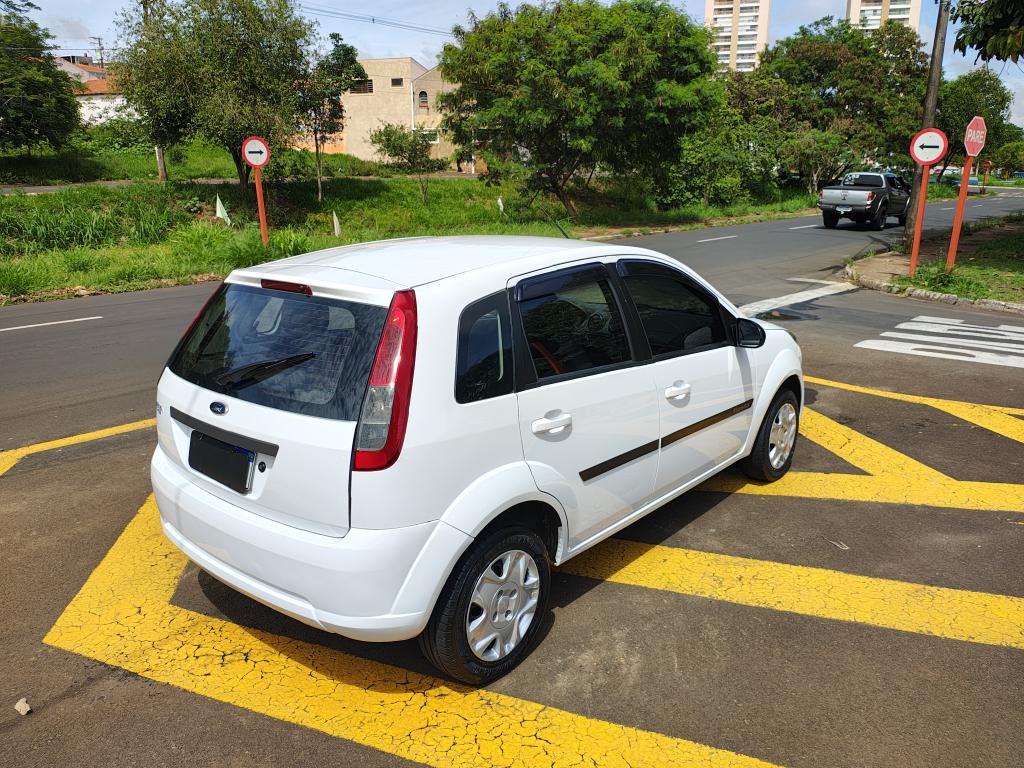 FORD Fiesta Hatch - Foto