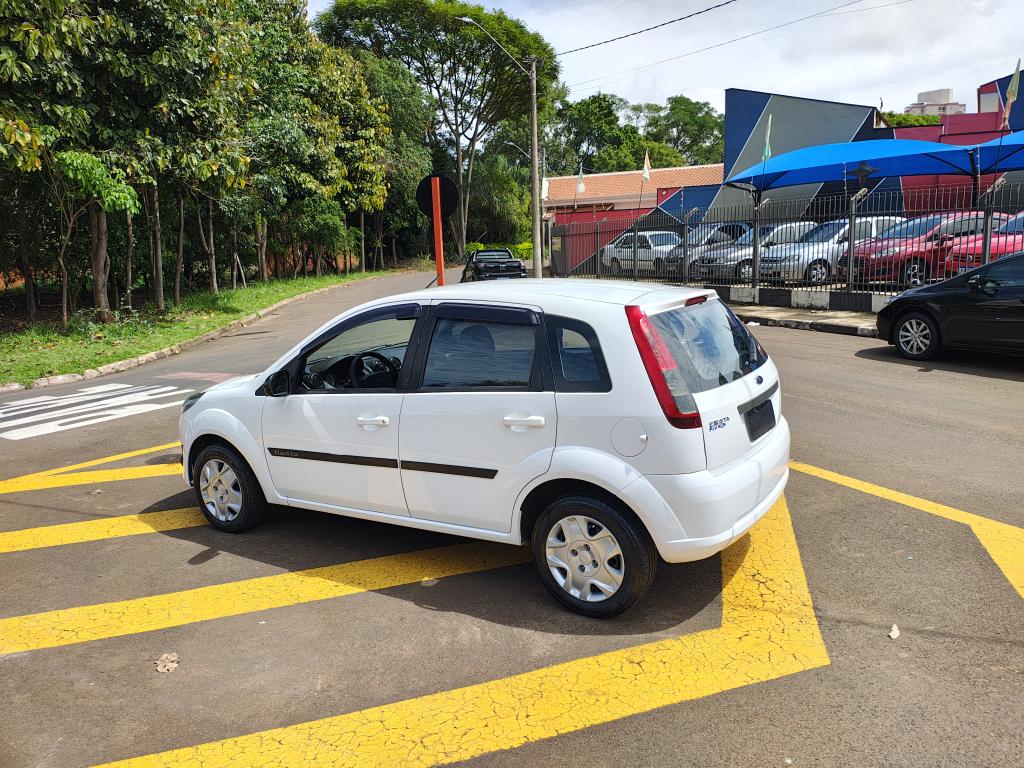 FORD Fiesta Hatch - Foto