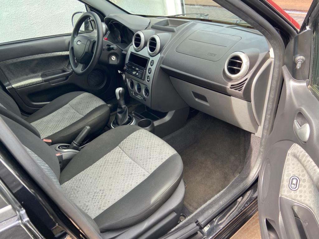 FORD Fiesta Hatch - Foto