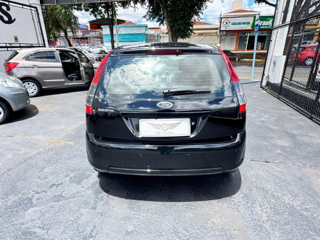 FORD Fiesta Hatch - Foto