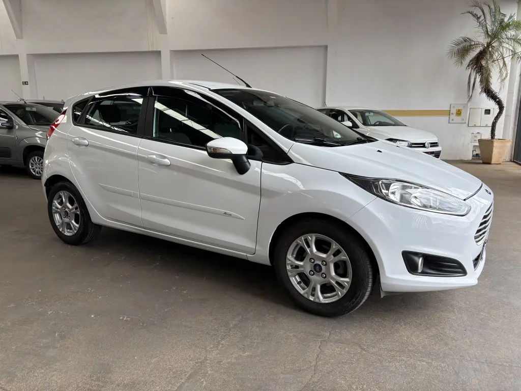 FORD Fiesta Hatch - Foto