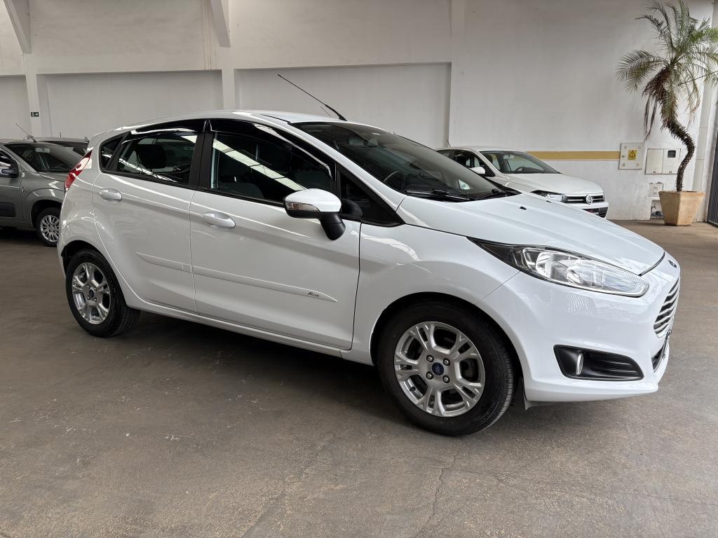 FORD Fiesta Hatch - Foto