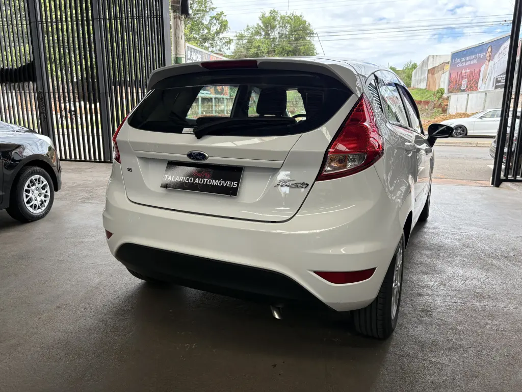 FORD Fiesta Hatch - Foto