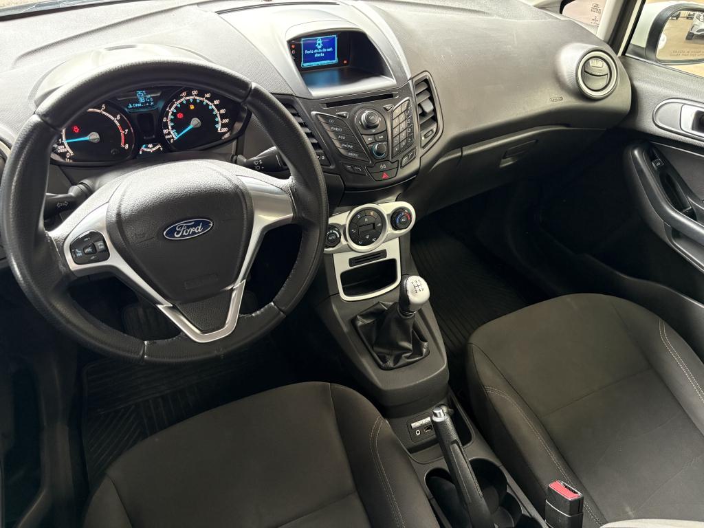 FORD Fiesta Hatch - Foto
