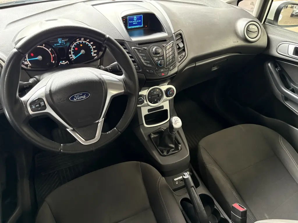 FORD Fiesta Hatch - Foto