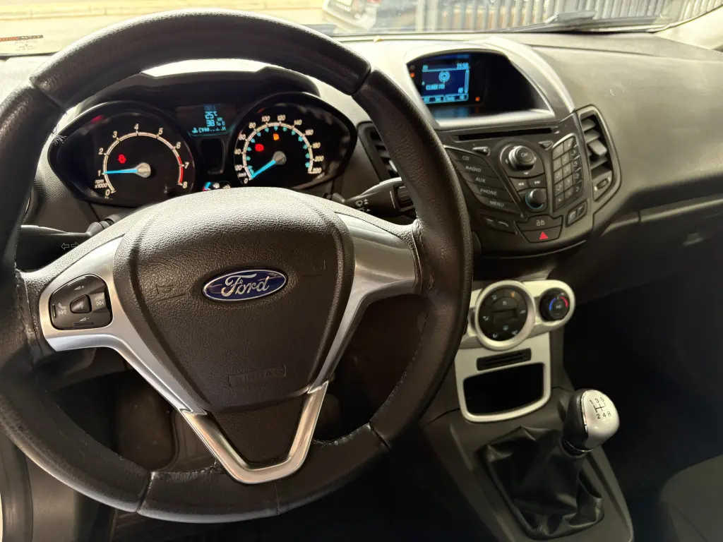FORD Fiesta Hatch - Foto
