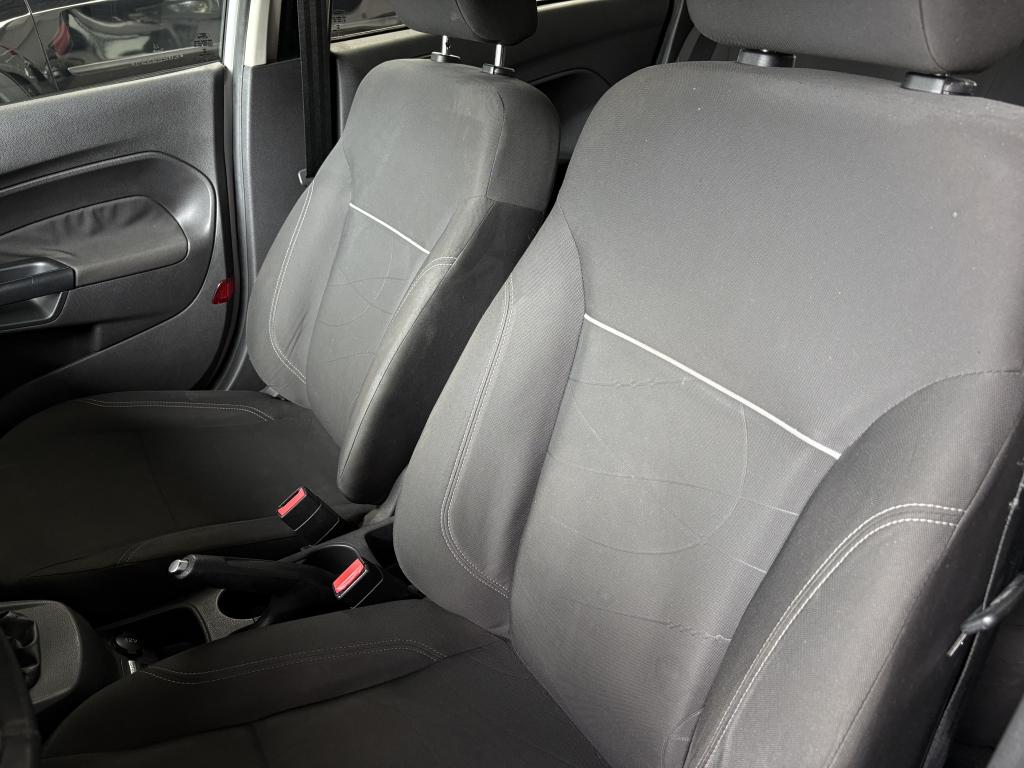 FORD Fiesta Hatch - Foto