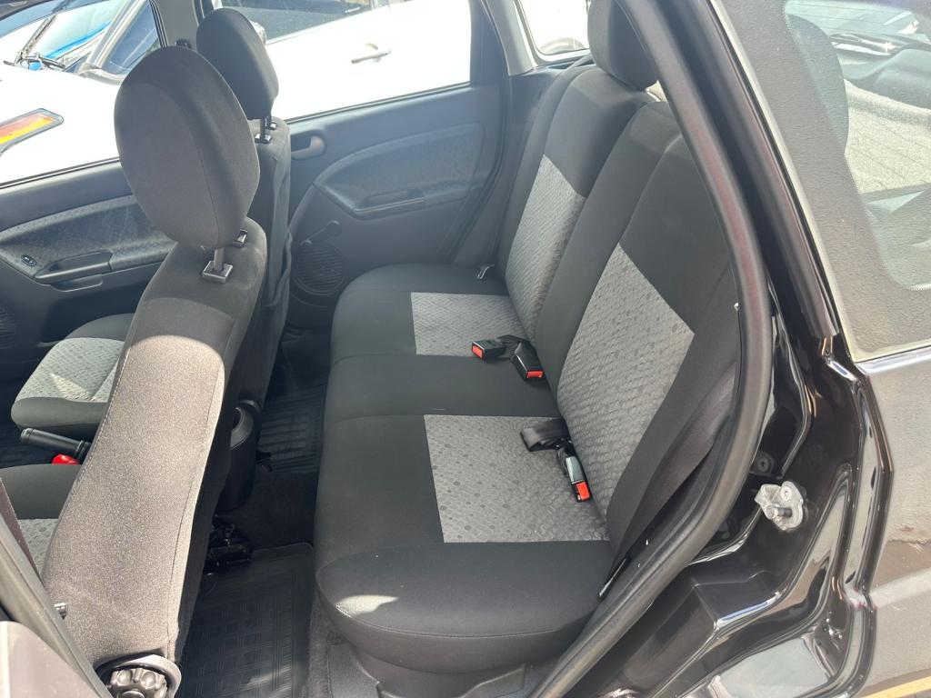 FORD Fiesta Hatch - Foto