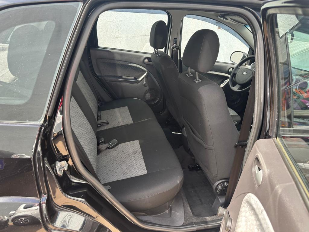 FORD Fiesta Hatch - Foto