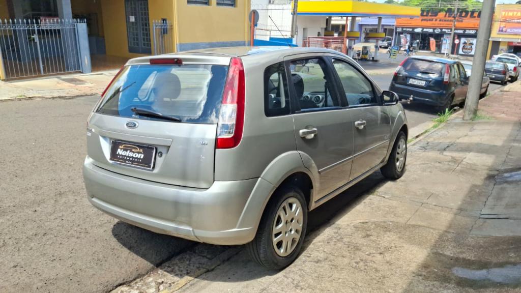 FORD Fiesta Hatch - Foto