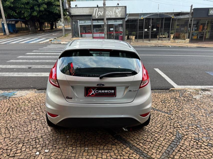 FORD Fiesta Hatch - Foto