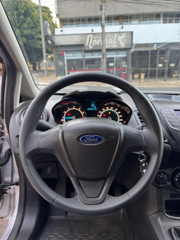 FORD Fiesta Hatch - Foto