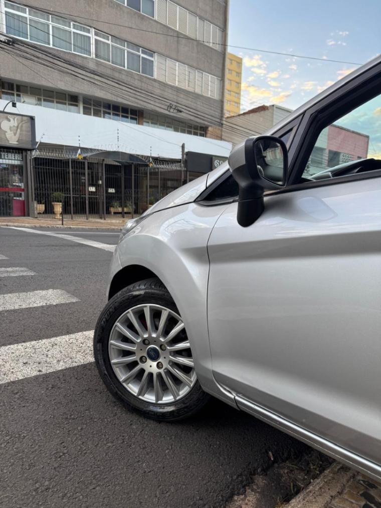 FORD Fiesta Hatch - Foto