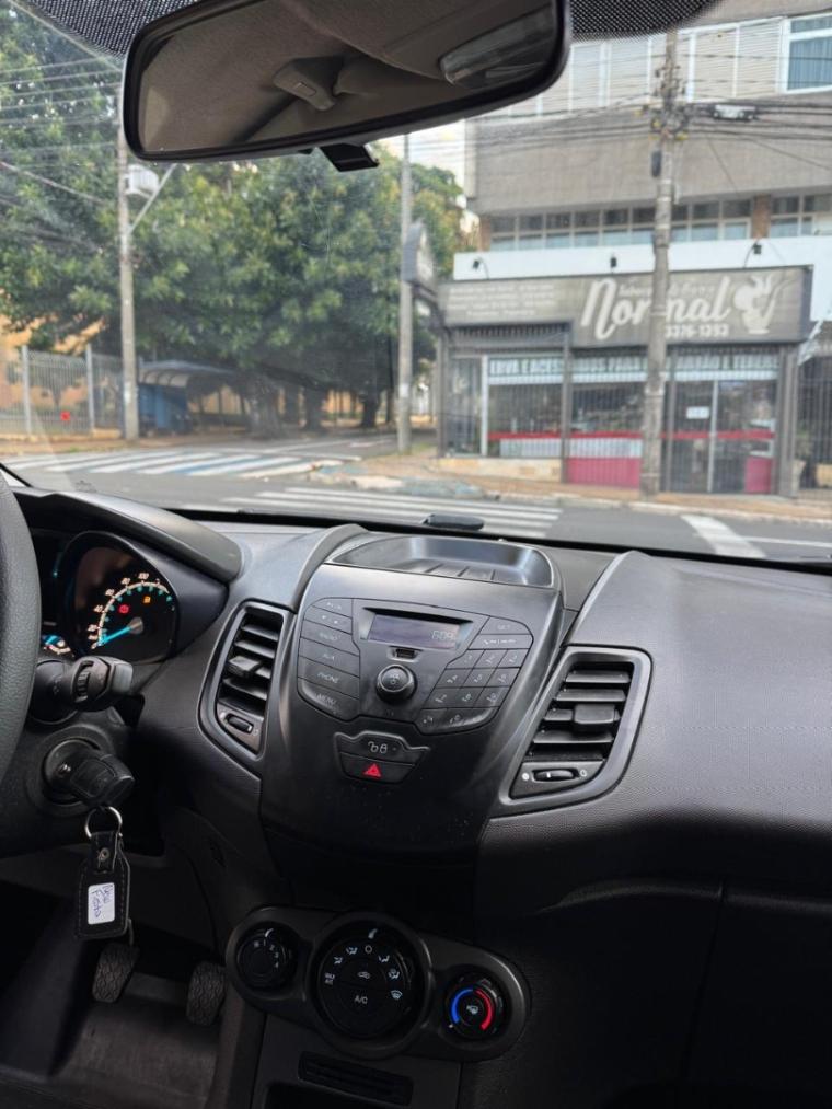 FORD Fiesta Hatch - Foto