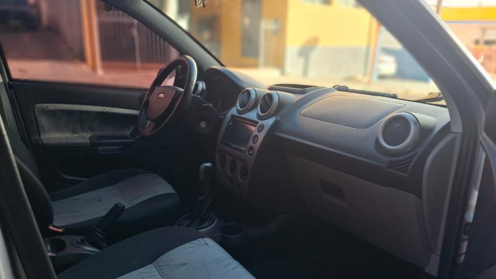 FORD Fiesta Hatch - Foto
