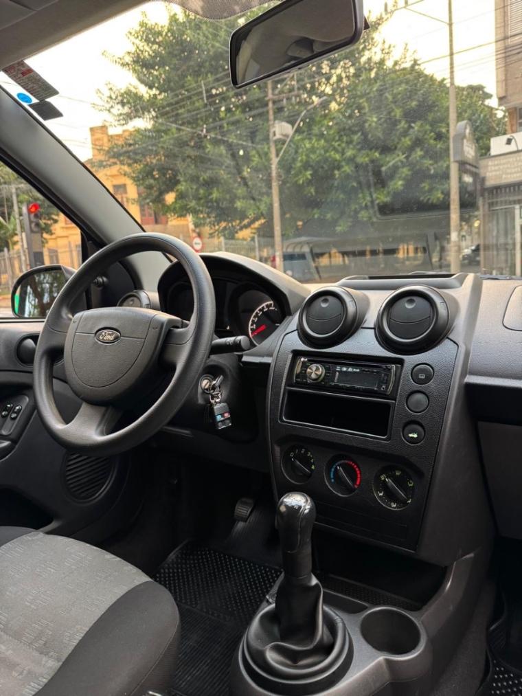 FORD Fiesta Hatch - Foto
