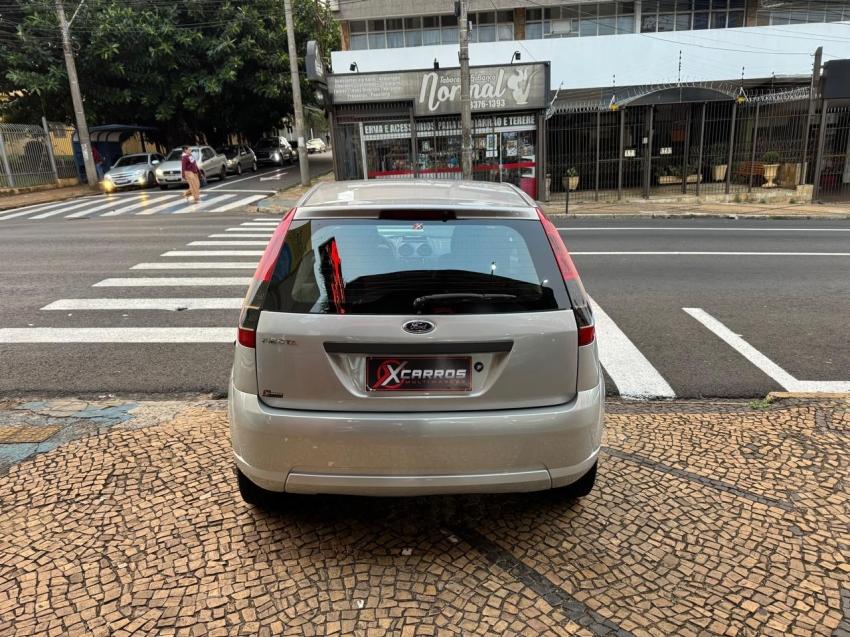 FORD Fiesta Hatch - Foto