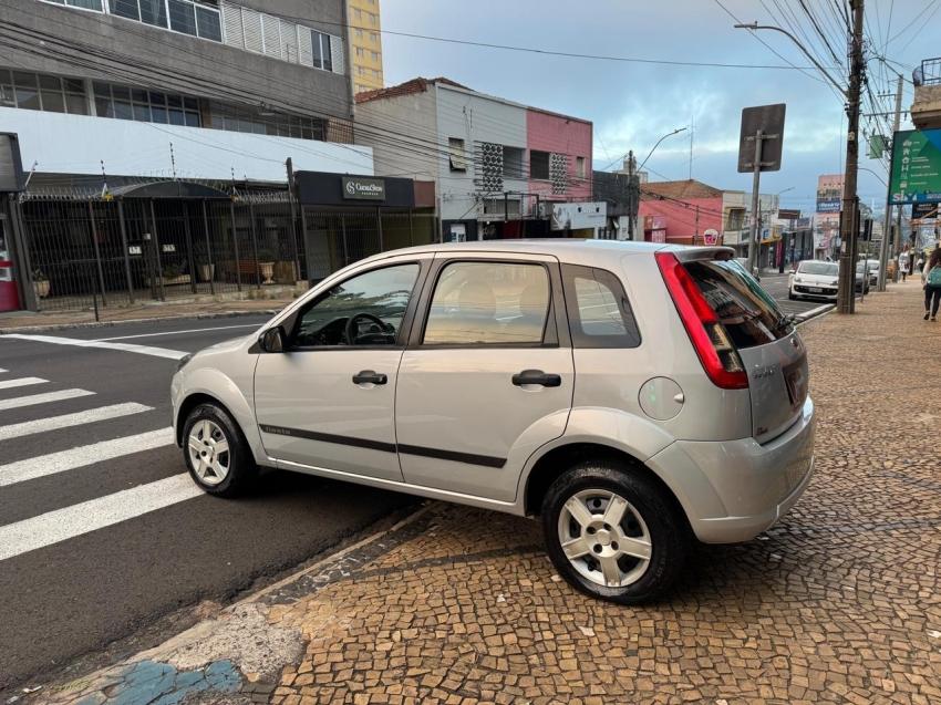 FORD Fiesta Hatch - Foto