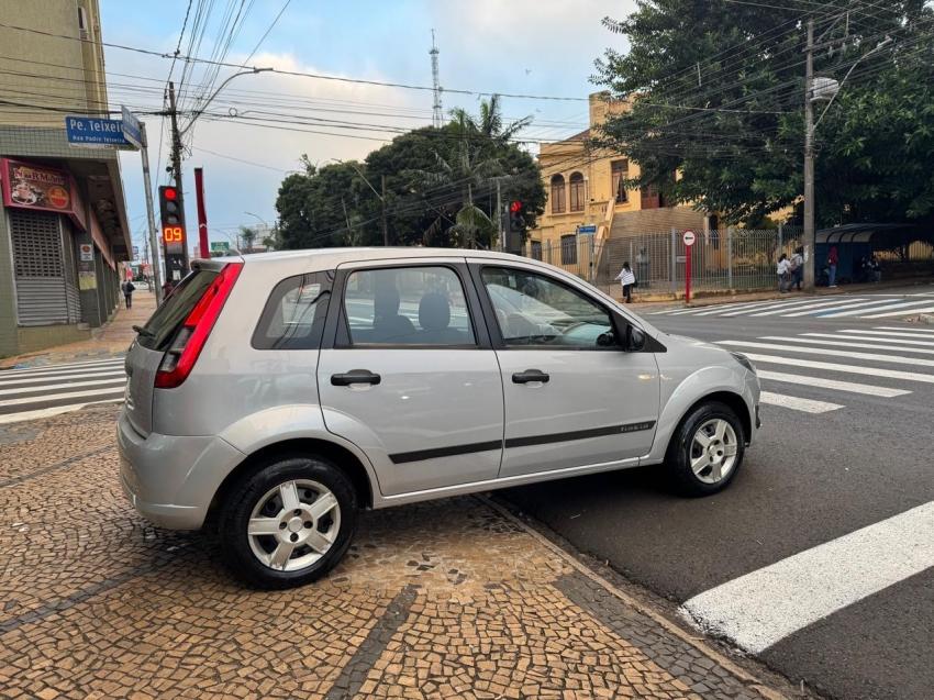 FORD Fiesta Hatch - Foto