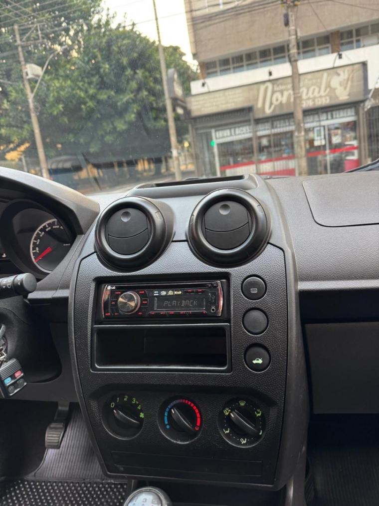 FORD Fiesta Hatch - Foto