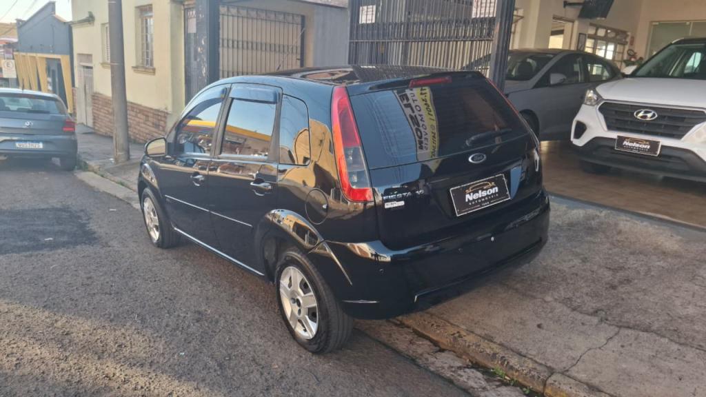 FORD Fiesta Hatch - Foto