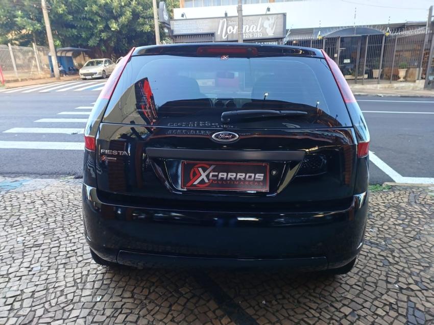 FORD Fiesta Hatch - Foto