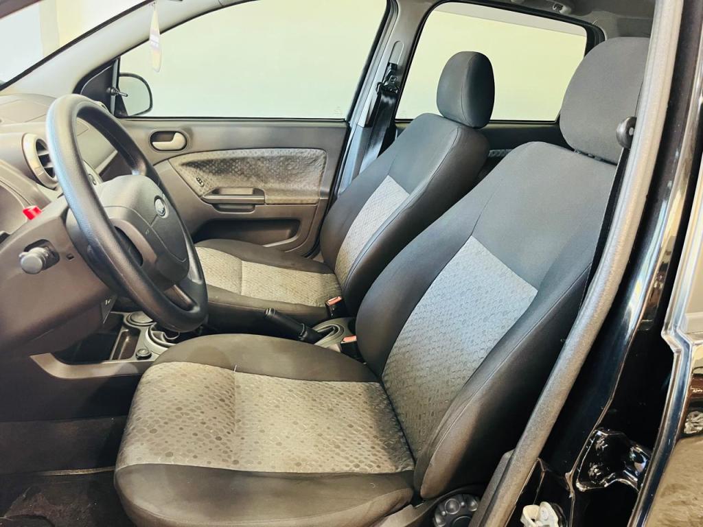 FORD Fiesta Hatch - Foto