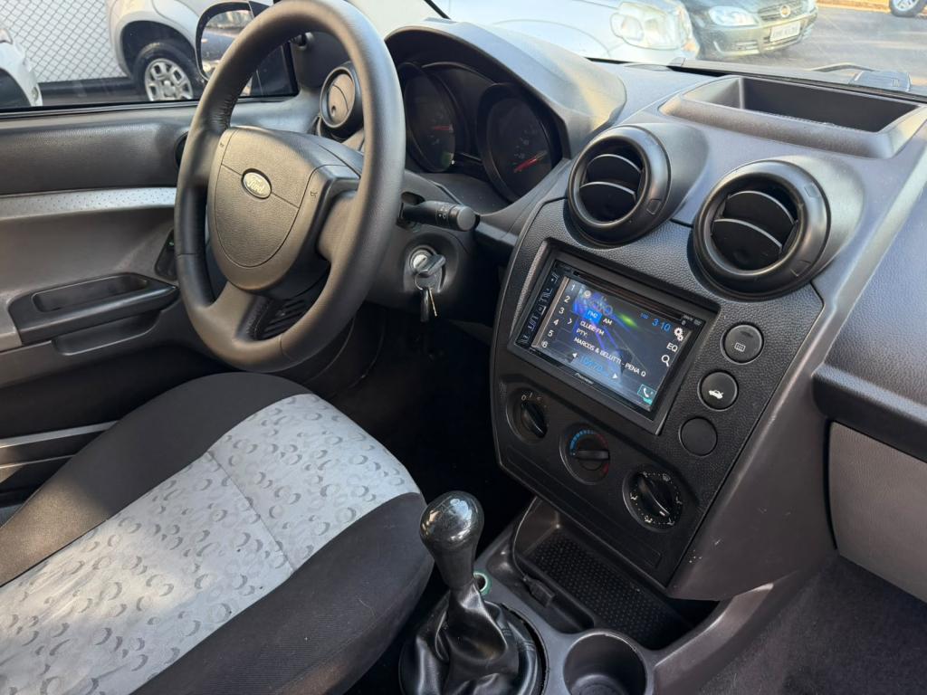 FORD Fiesta Hatch - Foto