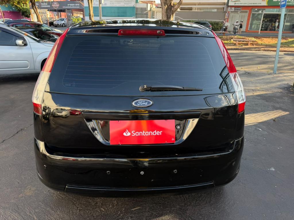 FORD Fiesta Hatch - Foto
