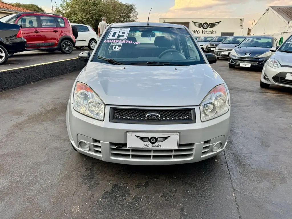 FORD Fiesta Sedan - Foto