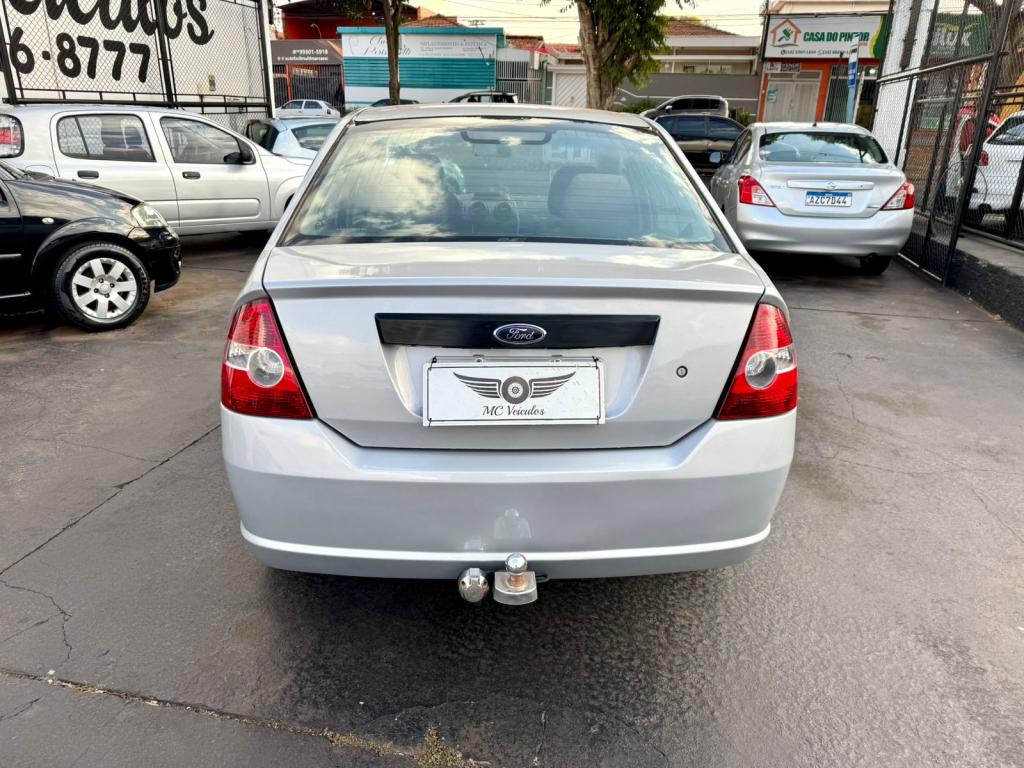 FORD Fiesta Sedan - Foto