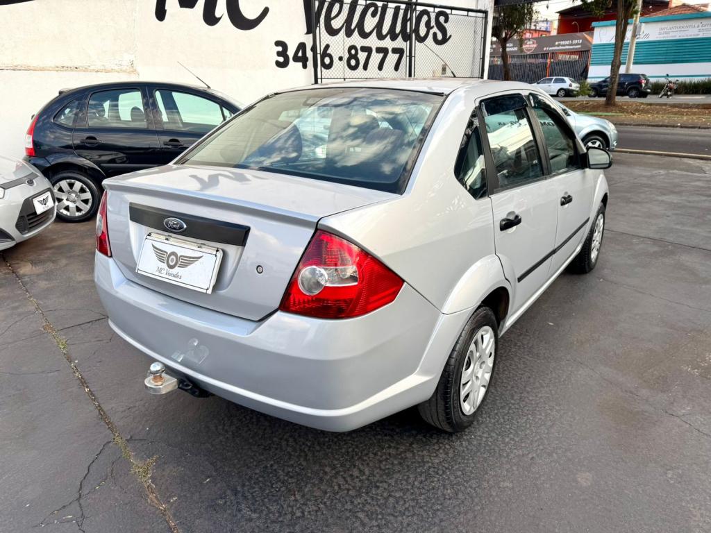 FORD Fiesta Sedan - Foto