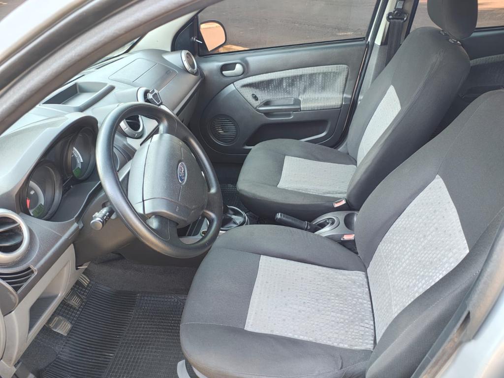 FORD Fiesta Sedan - Foto