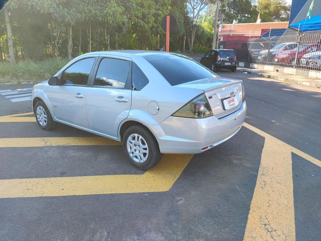FORD Fiesta Sedan - Foto