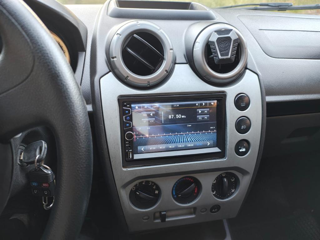 FORD Fiesta Sedan - Foto