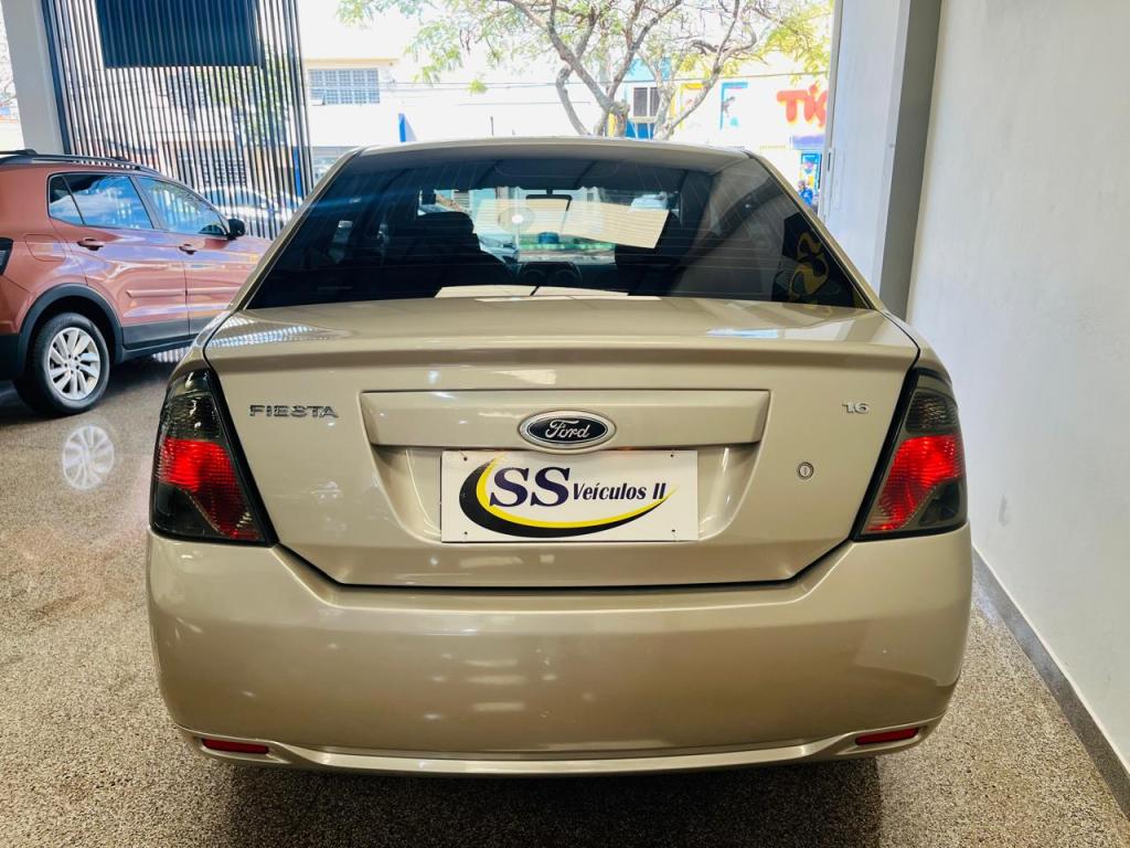 FORD Fiesta Sedan - Foto