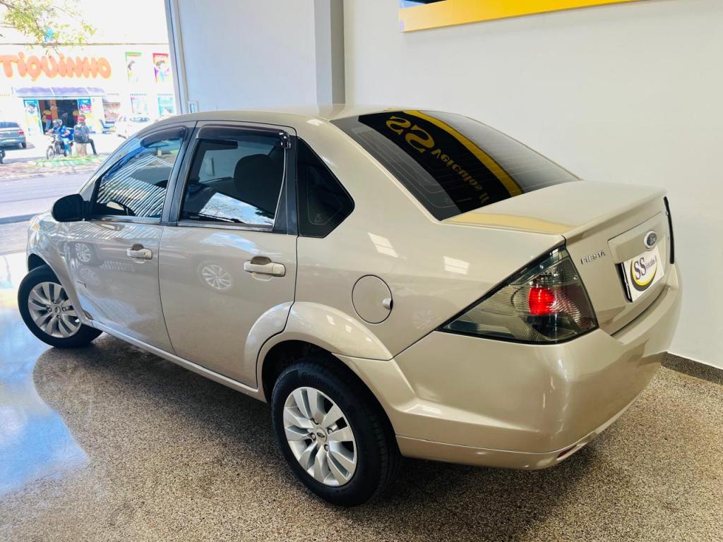 FORD Fiesta Sedan - Foto