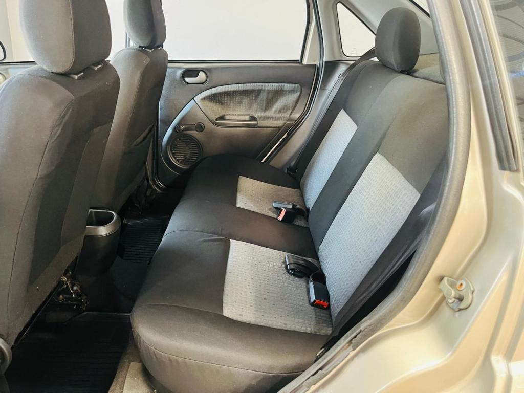 FORD Fiesta Sedan - Foto