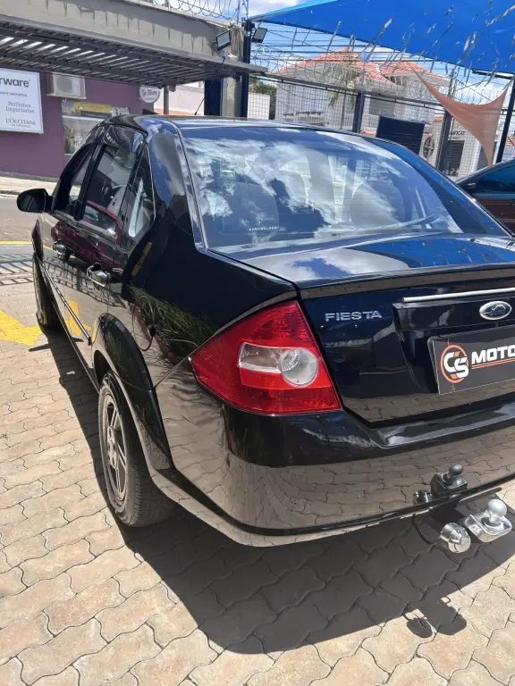 FORD Fiesta Sedan - Foto