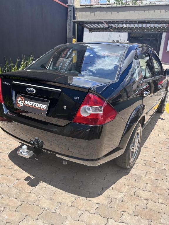 FORD Fiesta Sedan - Foto