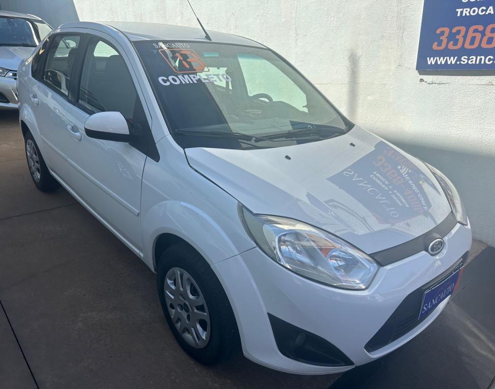 FORD Fiesta Sedan