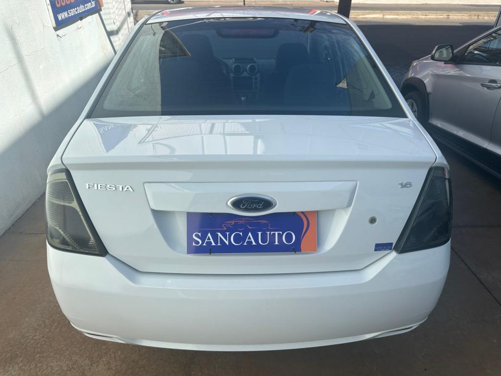 FORD Fiesta Sedan - Foto