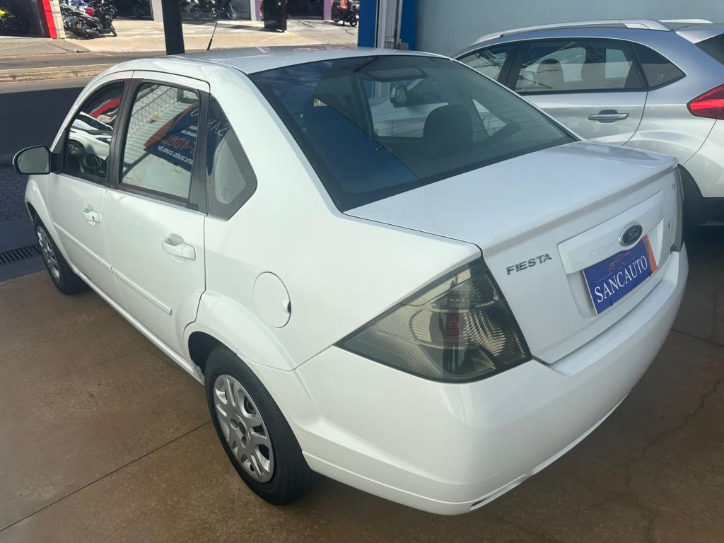 FORD Fiesta Sedan - Foto