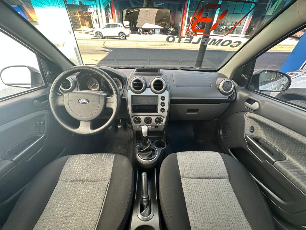 FORD Fiesta Sedan - Foto