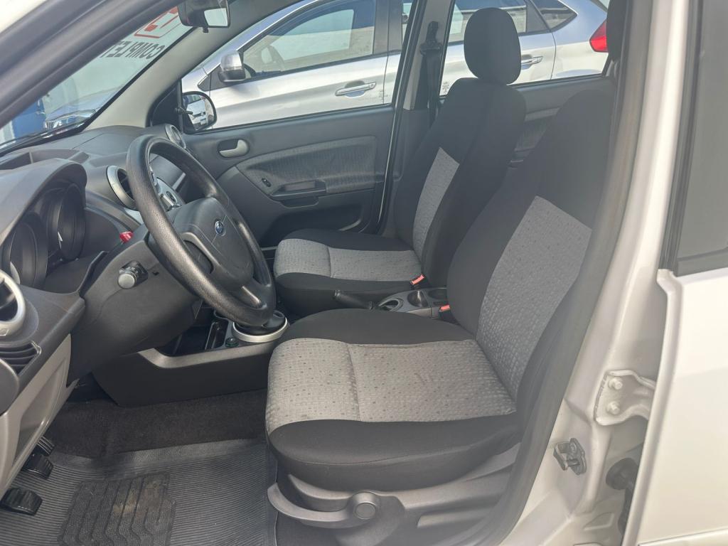 FORD Fiesta Sedan - Foto
