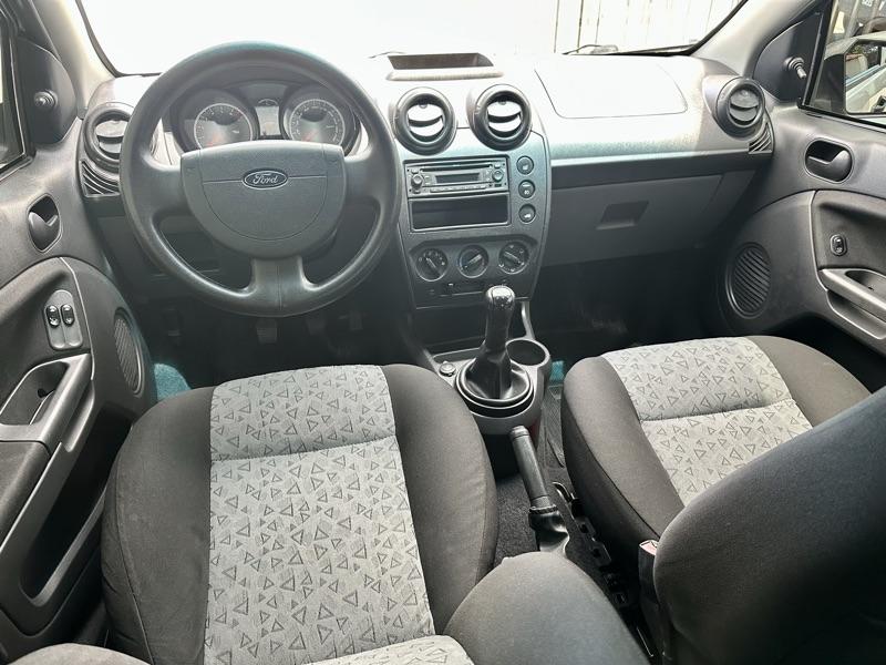 FORD Fiesta Sedan - Foto