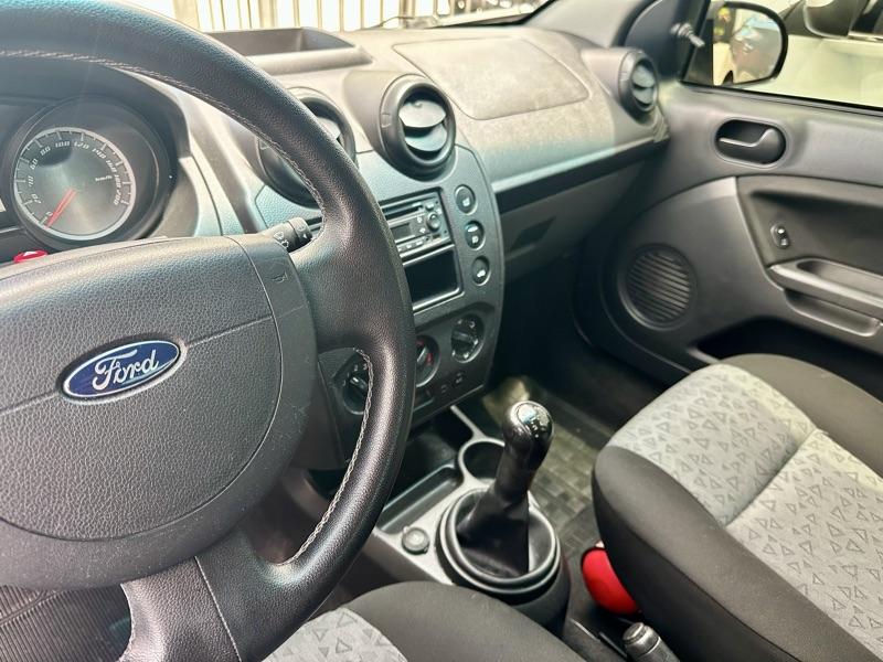 FORD Fiesta Sedan - Foto