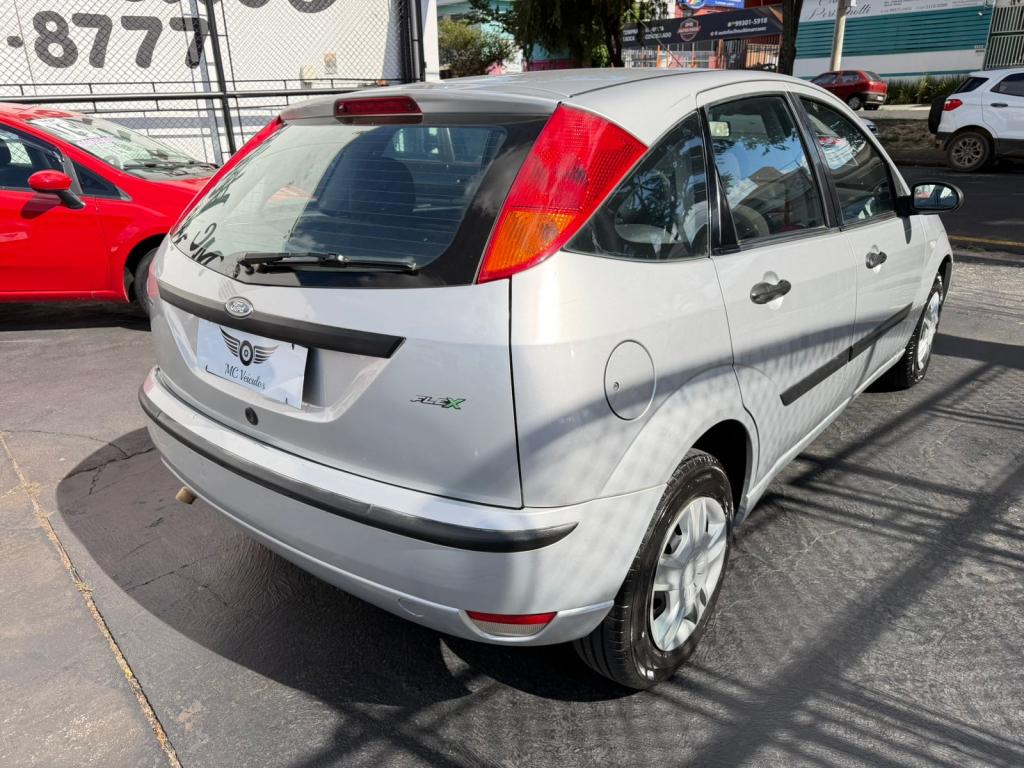 FORD Focus Hatch - Foto